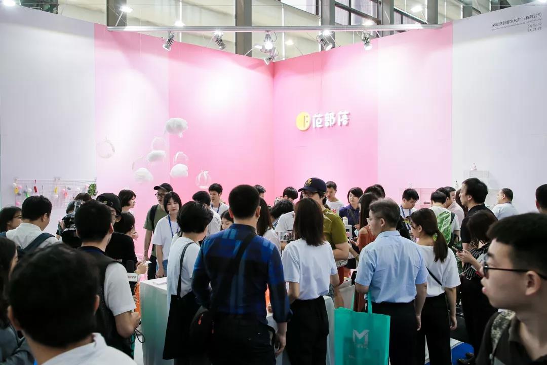 2019第27届春季深圳礼品家居展开幕 引领礼赠行业新动向